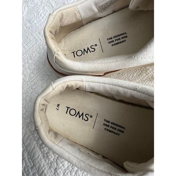 Tom's white canvas sneakers, lace up, women's size 7 - Picture 4 of 9